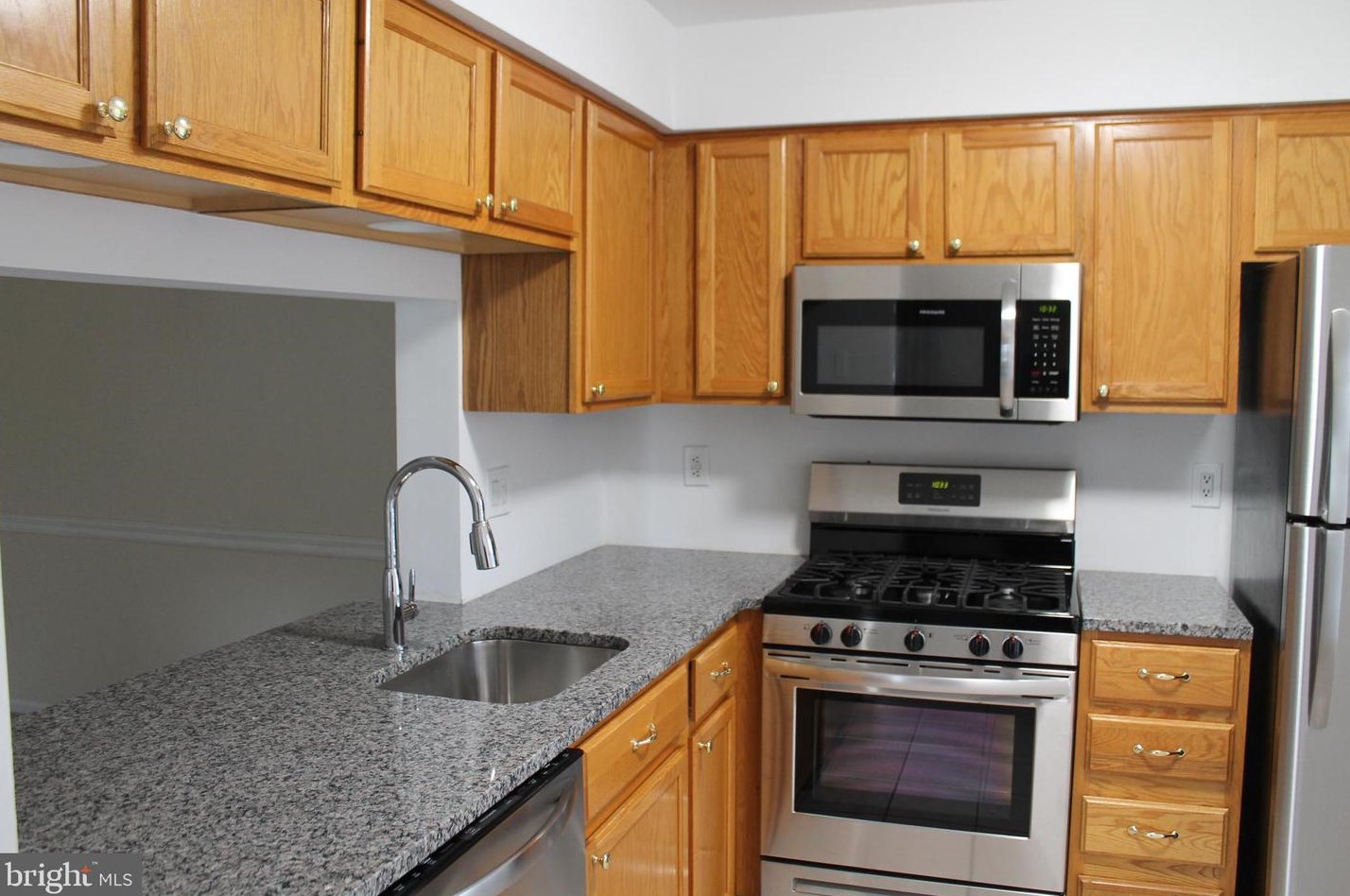 3303 Saxony Dr, Mount Laurel NJ  08054-6816 exterior