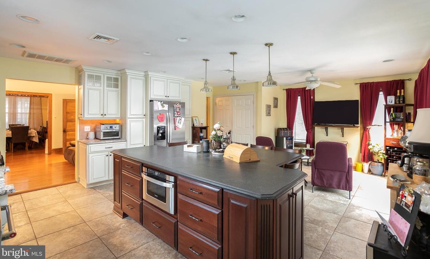 1300 Rancocas Rd, Burlington NJ 08016-3702 exterior