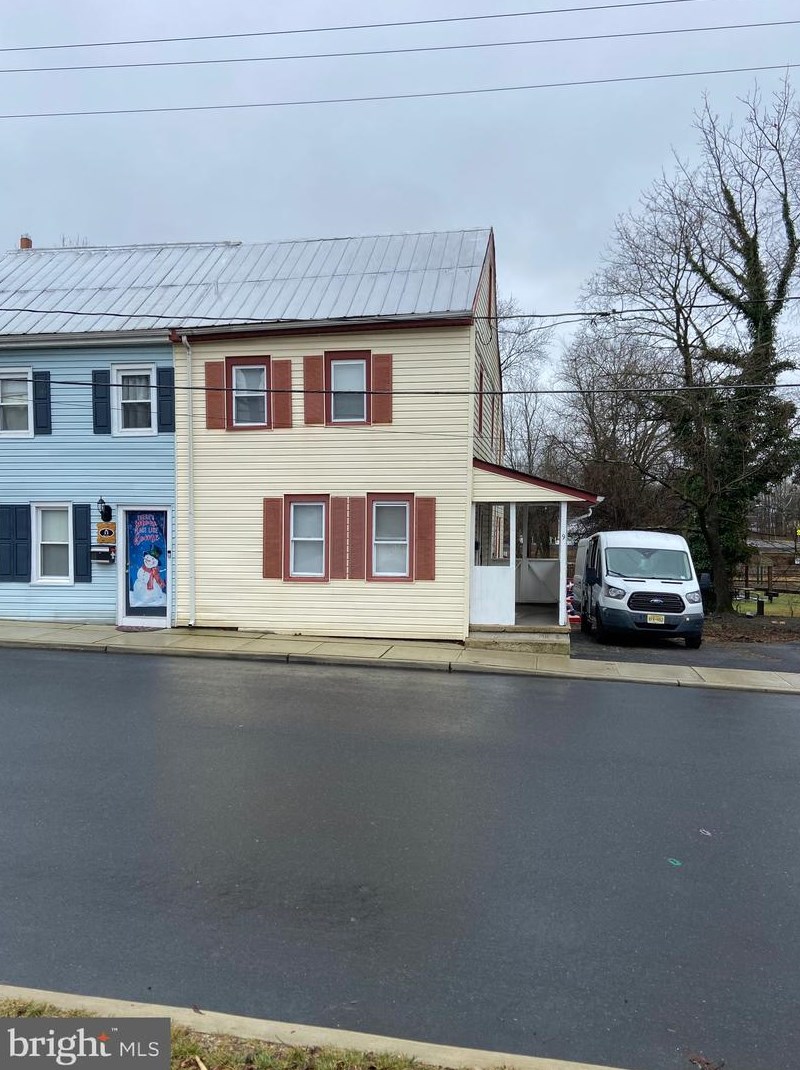9 Mary St, Pemberton, NJ 08068-1122