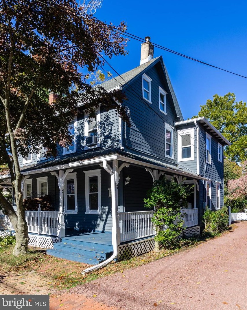 11 E 2nd St, Moorestown, NJ 08057