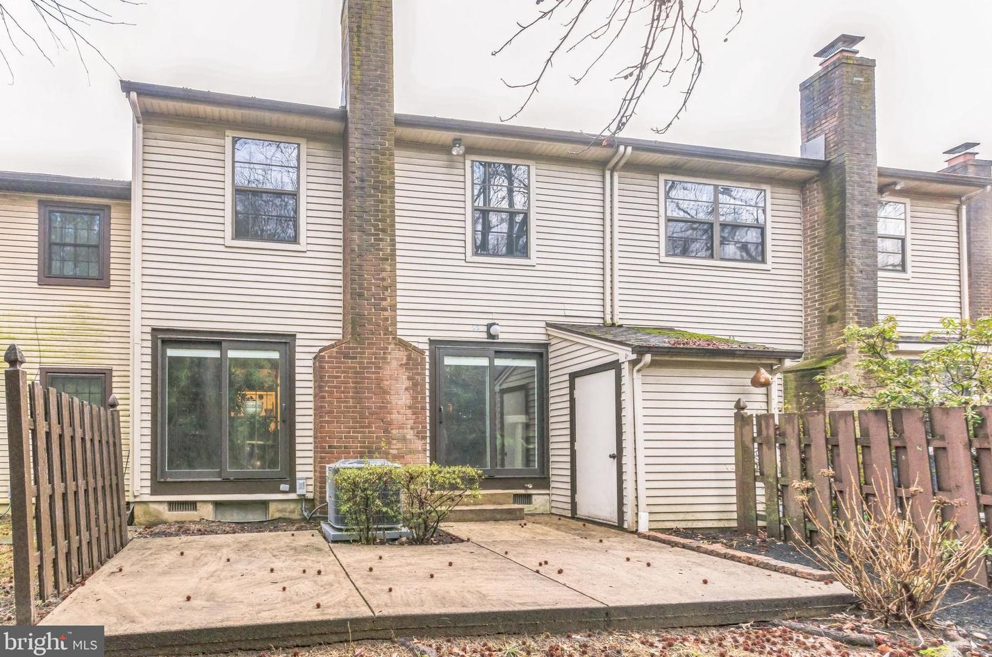 55 Farnwood Rd, Mount Laurel, NJ 08054