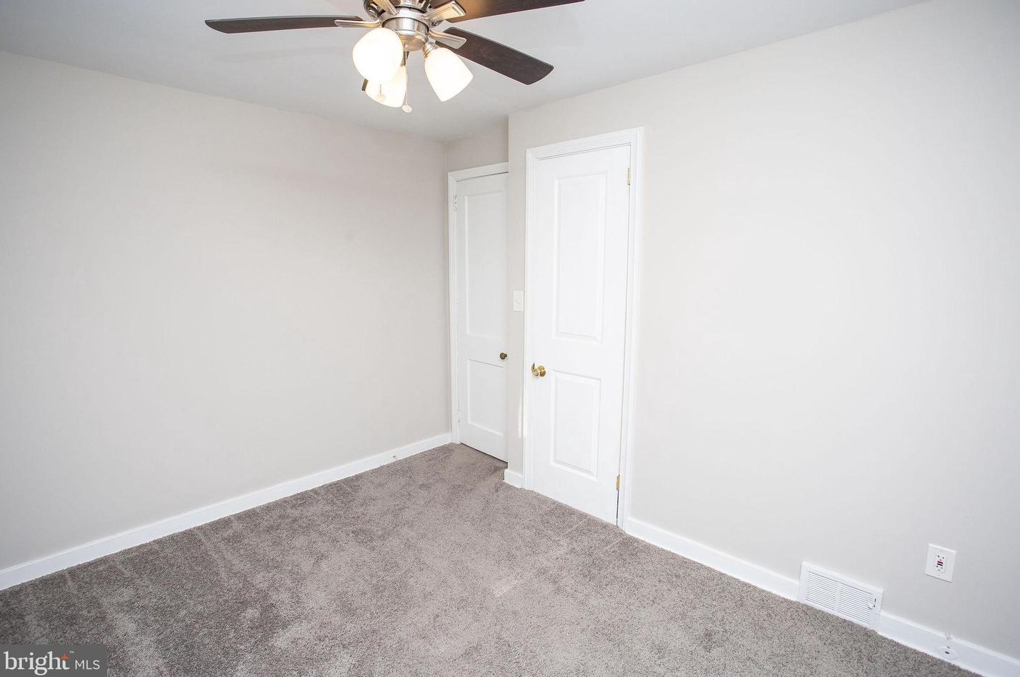 96 Budd Ave, Pemberton NJ  08068-1104 exterior