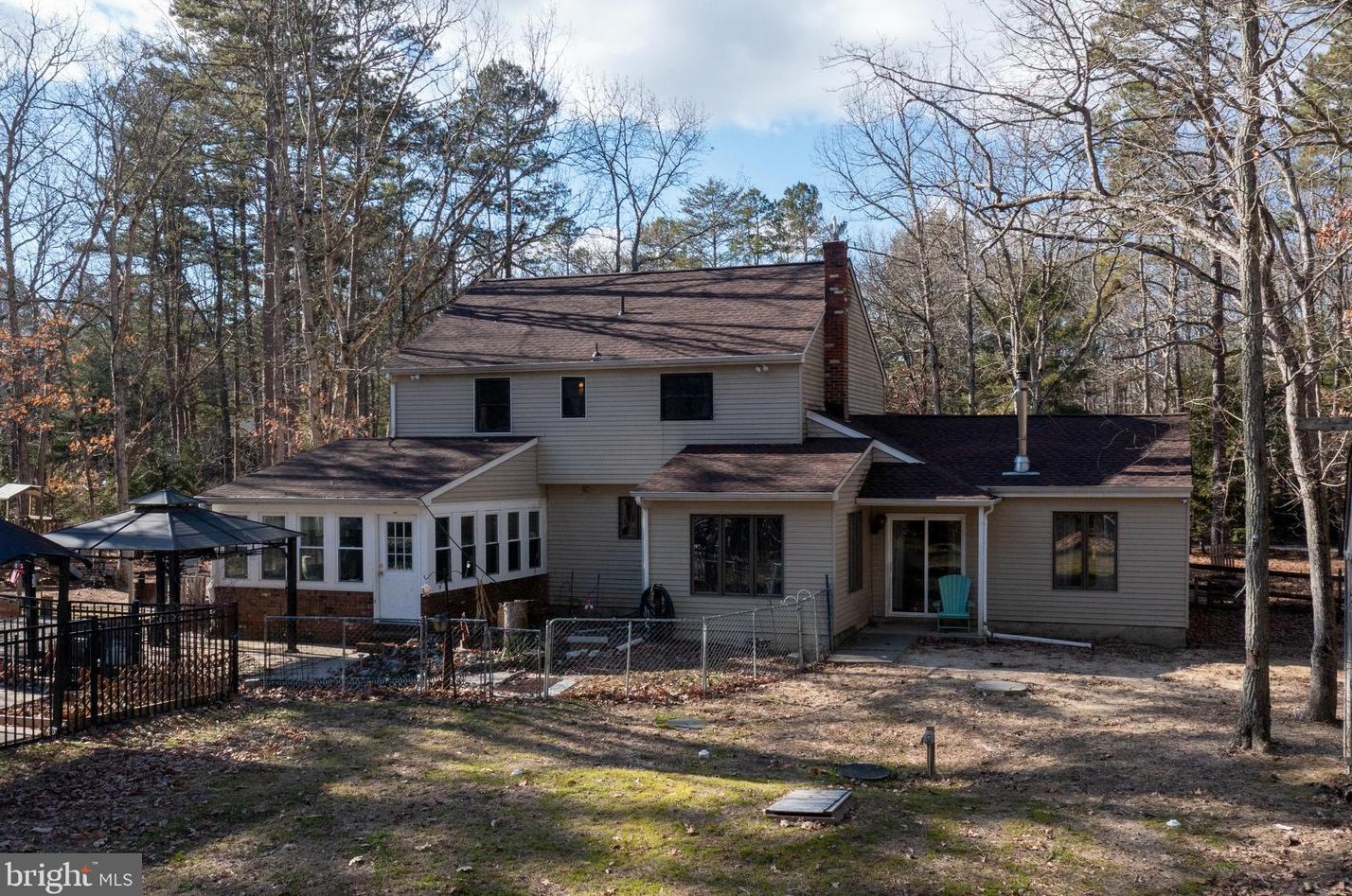 16 Vale Dr, Southampton, NJ 08088-8645