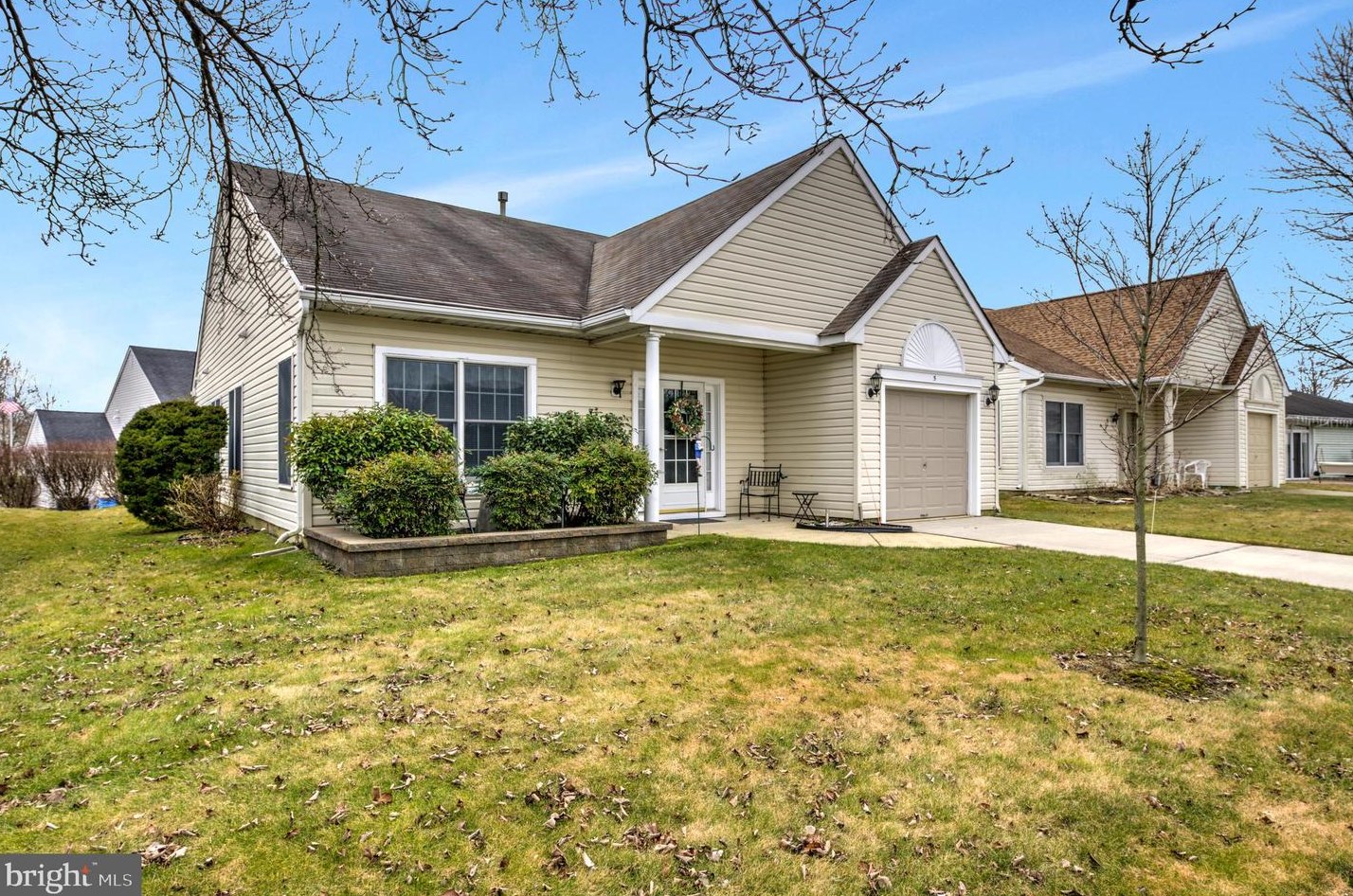 5 Country Ln, Columbus, NJ 08022