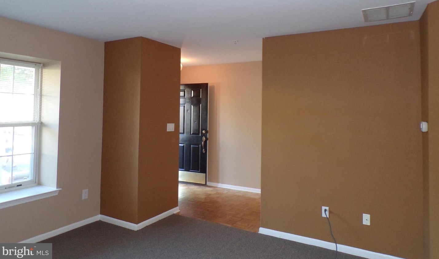 1502 Saxony Dr, Mount Laurel, NJ 08054