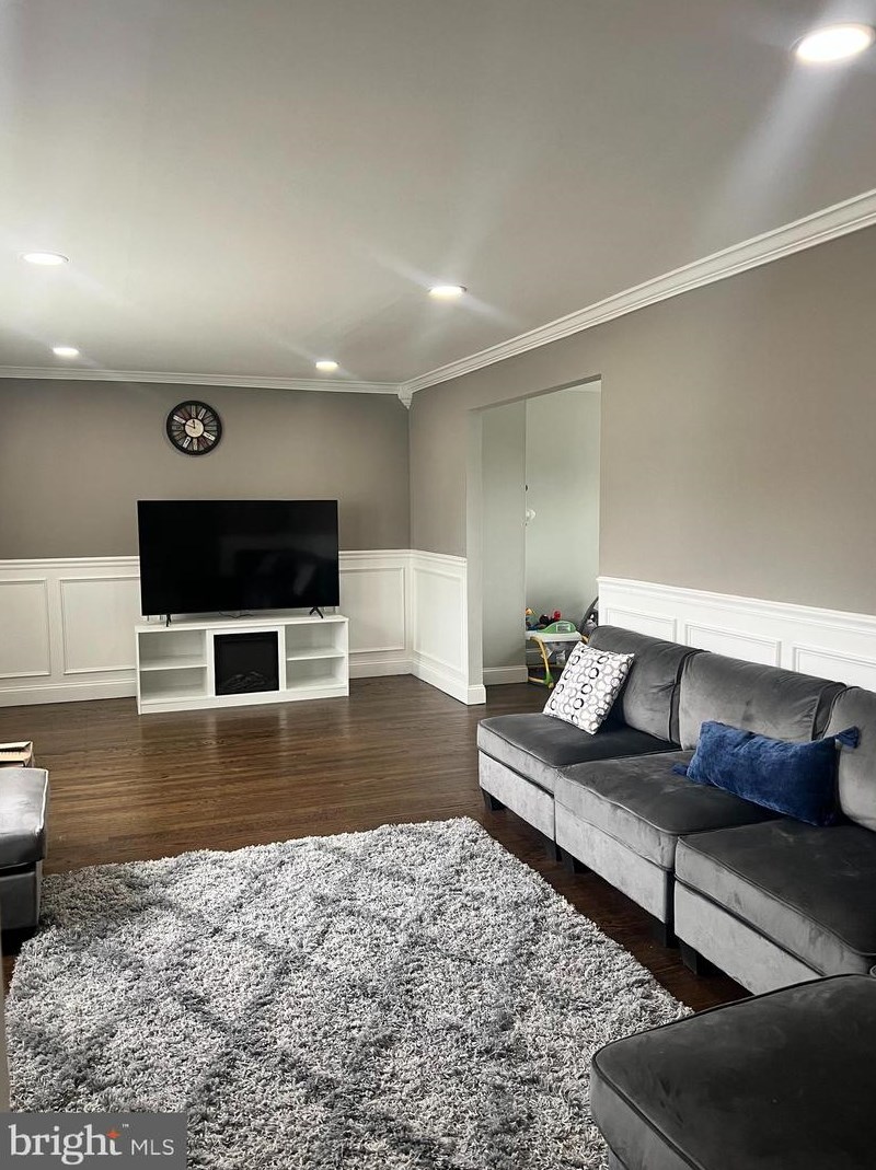 324 Harrison Ave, Beverly, NJ 08010
