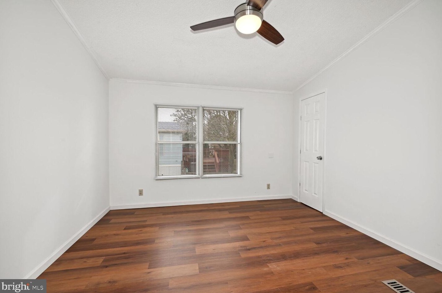 909 Koala Ln, Mount Laurel NJ  08054-4442 exterior