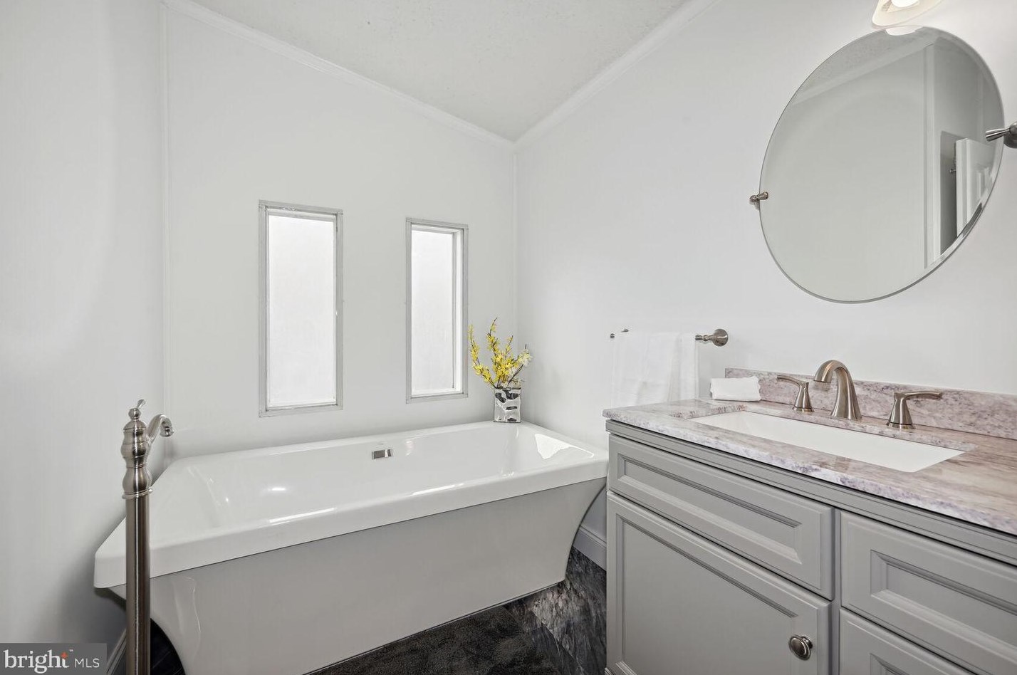 909 Koala Ln, Mount Laurel NJ  08054-4442 exterior