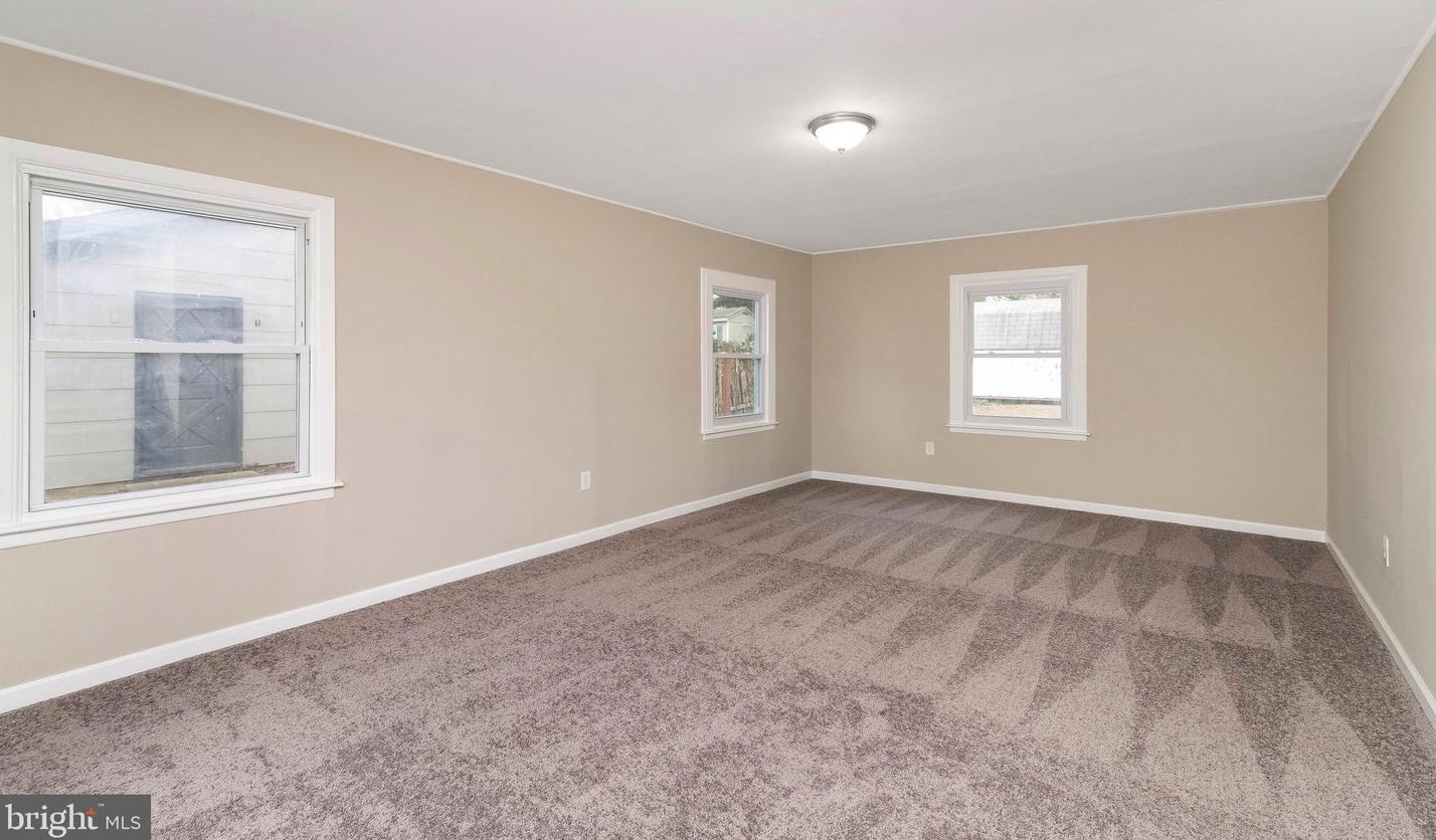 6 Surrey Ln, Willingboro, NJ 08046