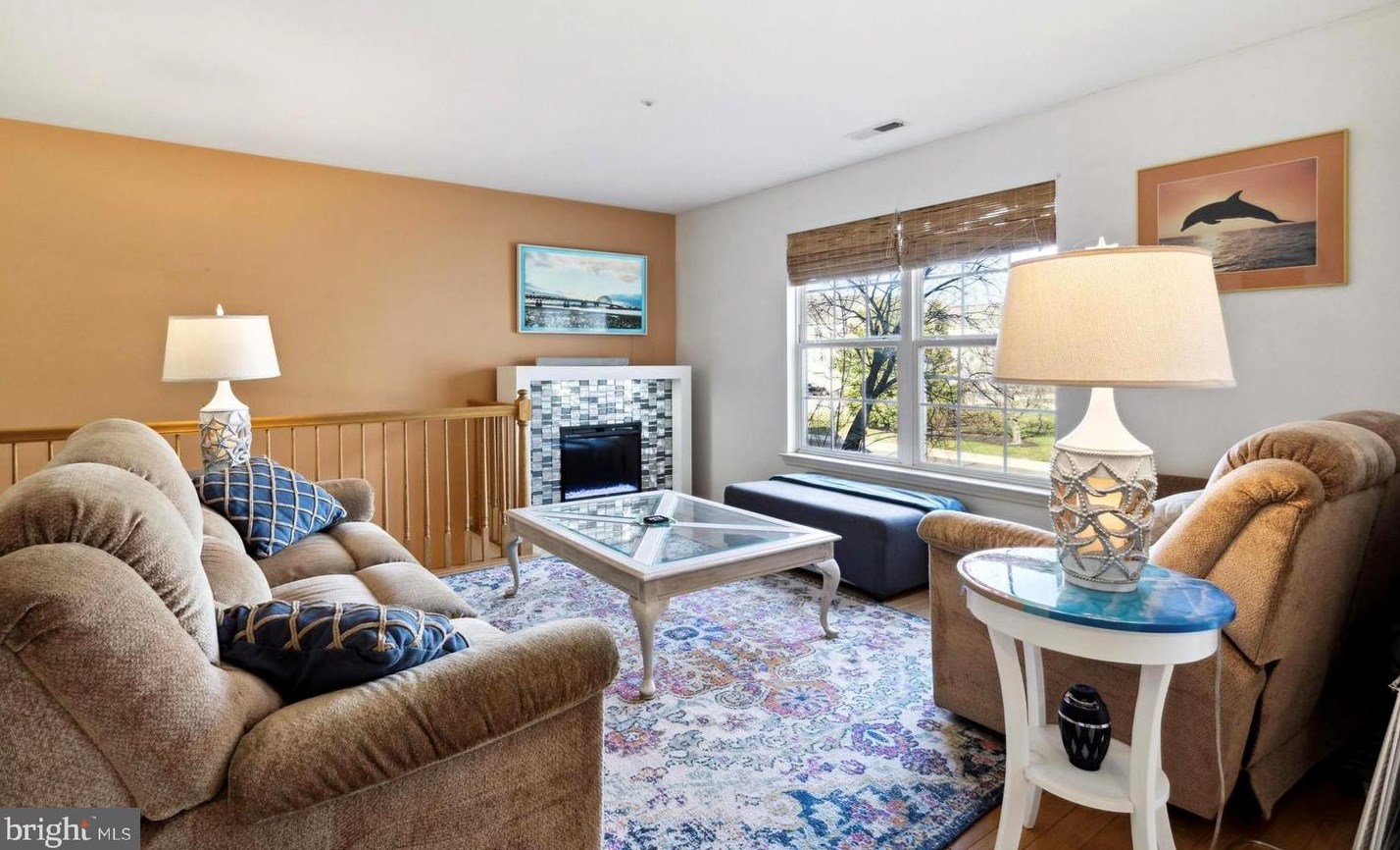 1503 Lakeside Dr, Palmyra, NJ 08065
