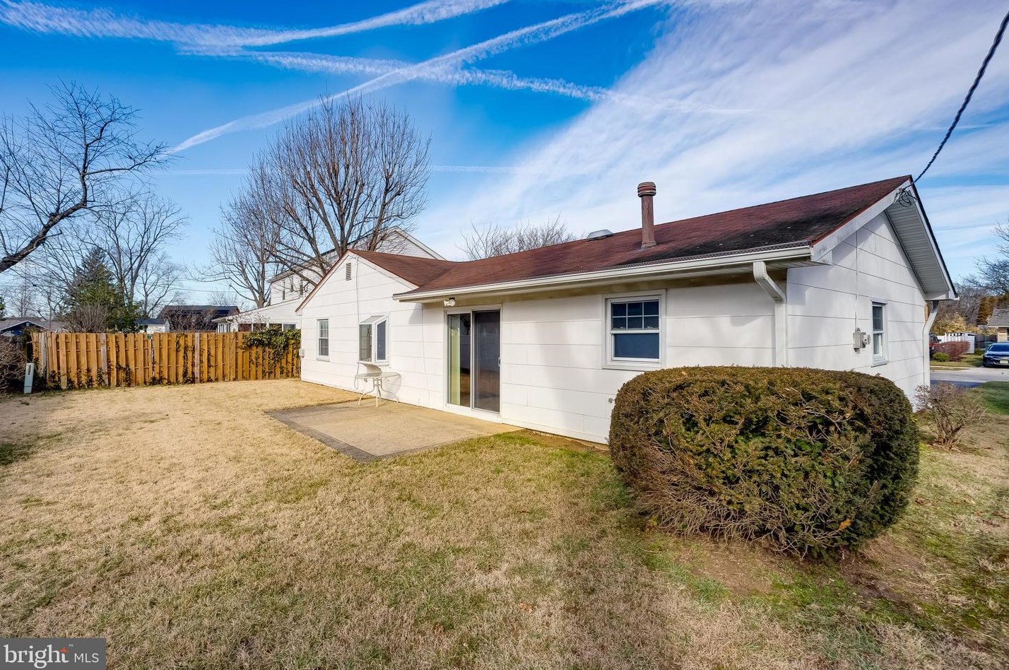 12 Holton Ln, Willingboro, NJ 08046