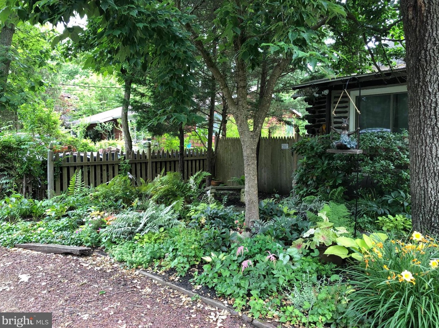 28 Shawnee Trl, Medford, NJ 08055-2121