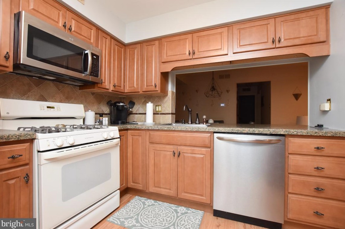5501 Albridge Way, Mount Laurel, NJ 08054