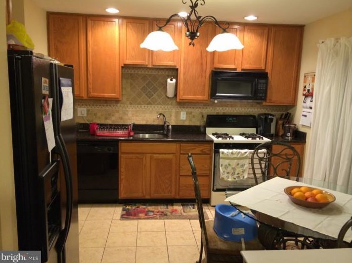 2405 Gramercy Way, Mount Laurel, NJ 08054