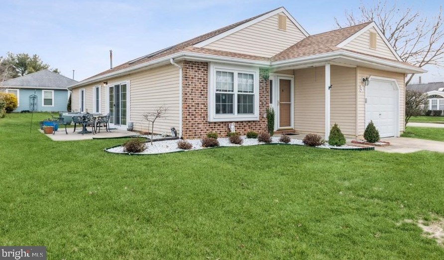 3 Sheppards Ln, Mount Laurel, NJ 08054