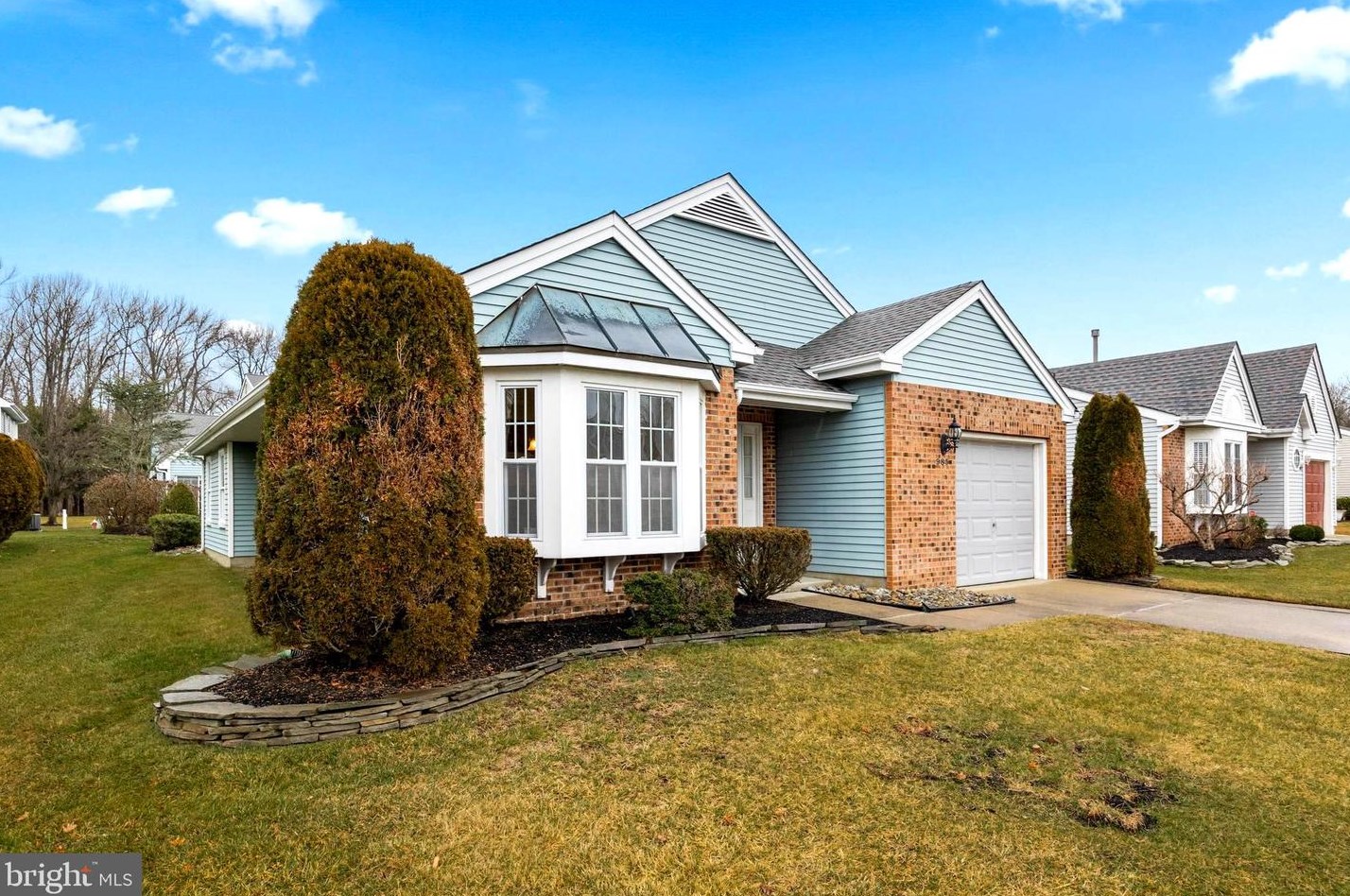 985 Larkspur Pl, Mount Laurel, NJ 08054-4953