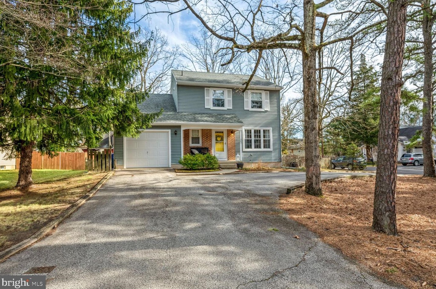 202 Pine Blvd, Medford, NJ 08055-3405