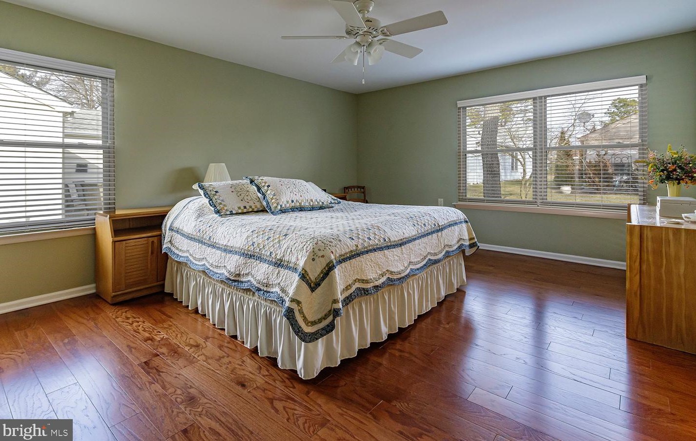 32 Cotherstone Dr, Southampton NJ  08088-1002 exterior