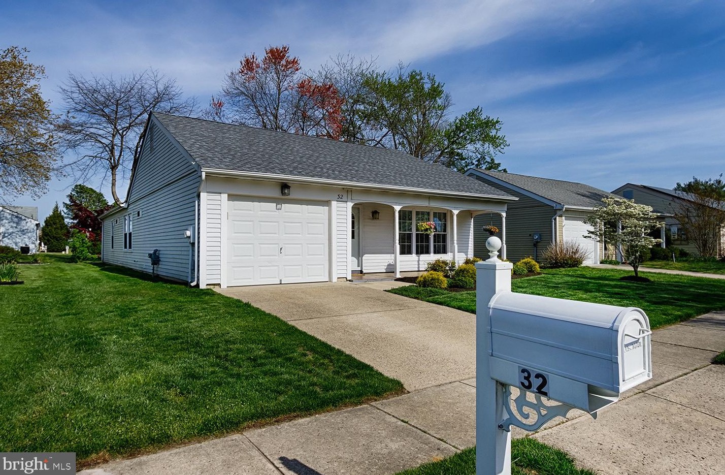 32 Cotherstone Dr, Southampton NJ  08088-1002 exterior