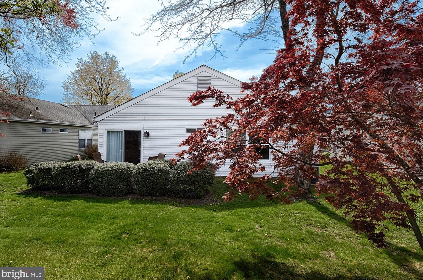 32 Cotherstone Dr, Southampton NJ  08088-1002 exterior