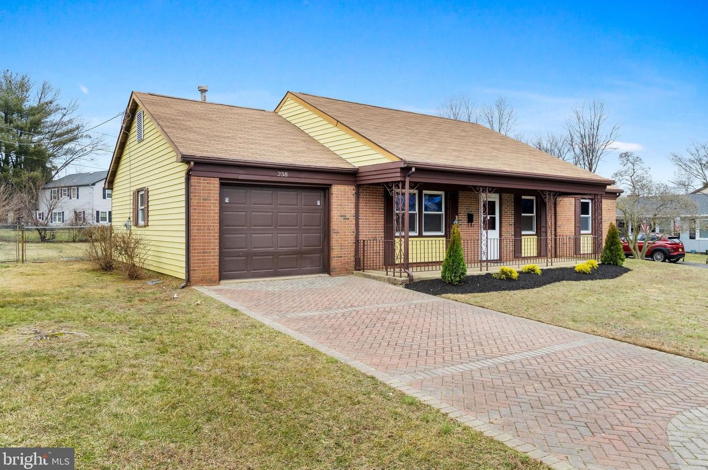 238 Tiffany Ln, Willingboro, NJ 08046