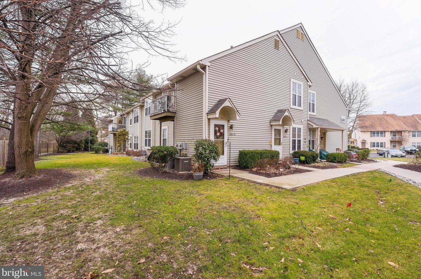 2404 Sedgefield Dr, Mount Laurel, NJ 08054