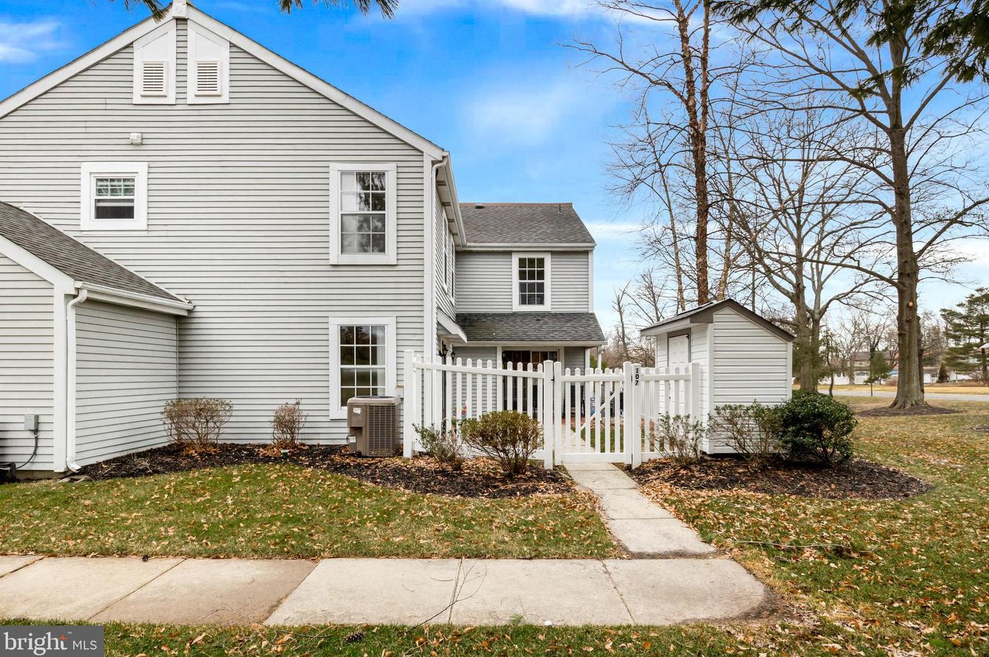 107 Ashby Ct, Mount Laurel, NJ 08054-3330