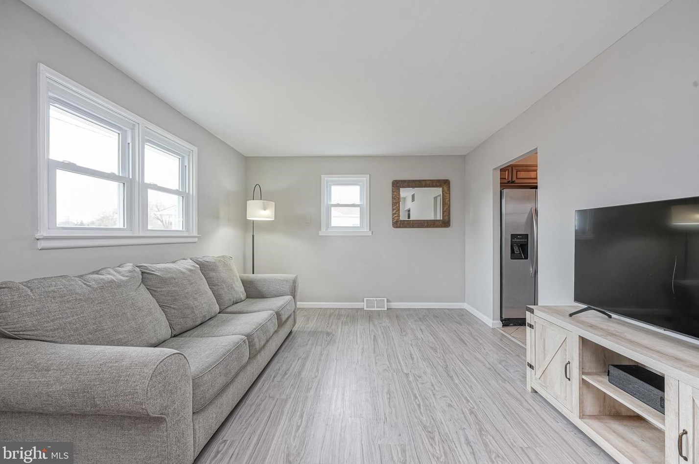 918 Mooney Rd, Burlington, NJ 08016-2822