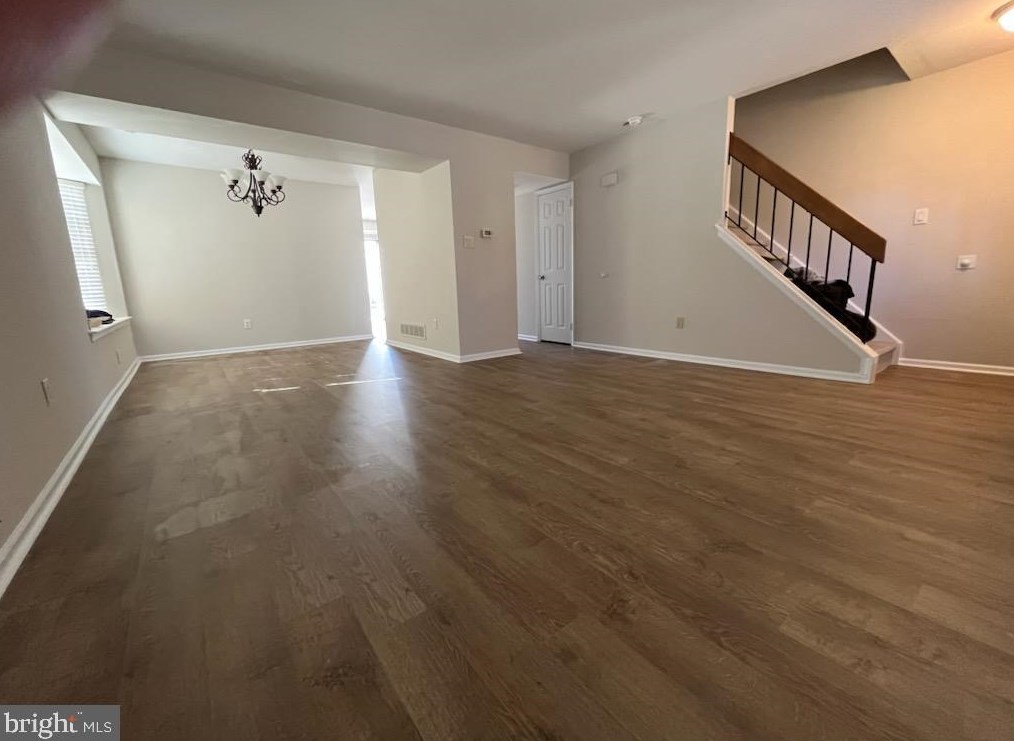 11 Alderton Ln, Mount Laurel, NJ 08054