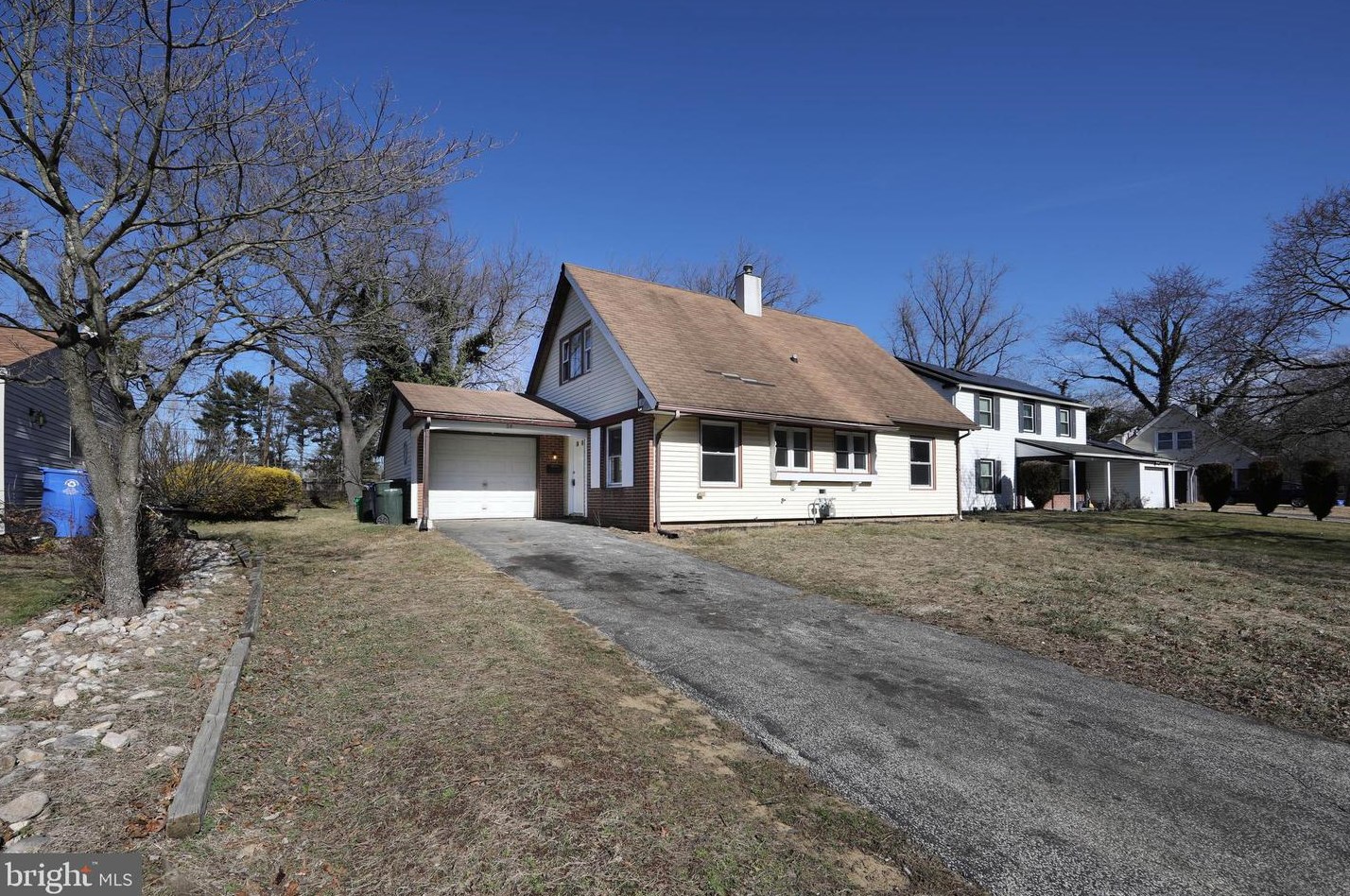 24 Bonnie Ln, Willingboro, NJ 08046