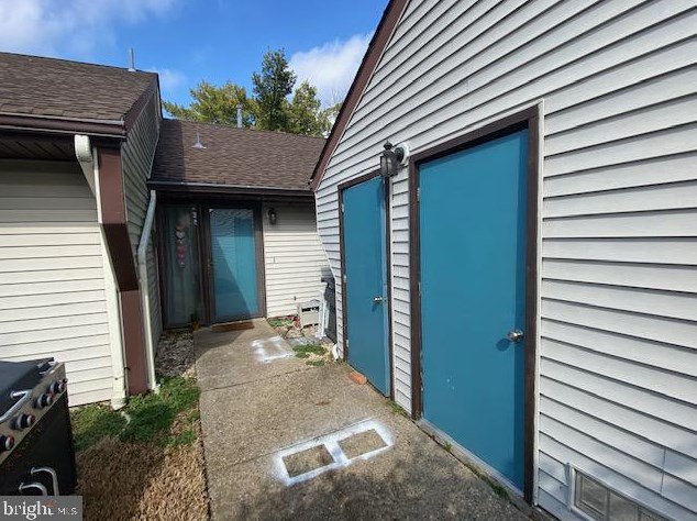28 E Bluebell Ln, Mount Laurel, NJ 08054