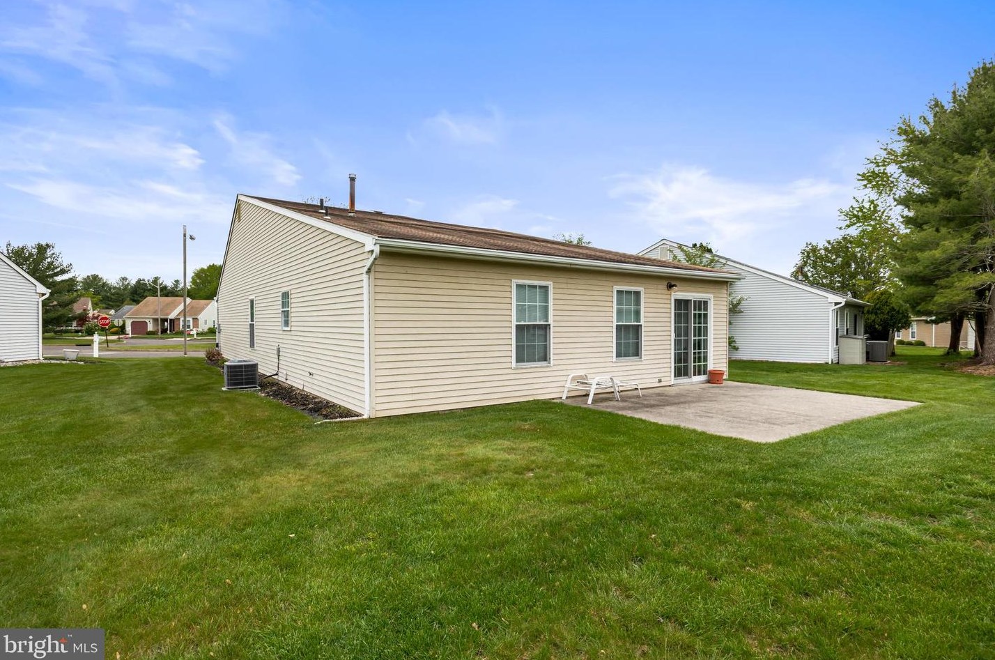 10 Gretna Ct, Mount Laurel, NJ 08054