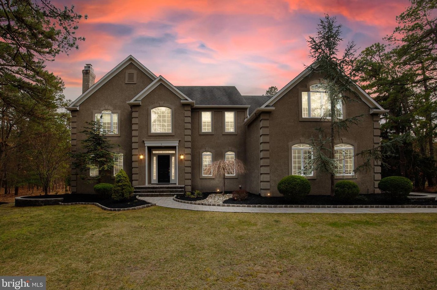 5 Eton Ln, Medford, NJ 08055-3345