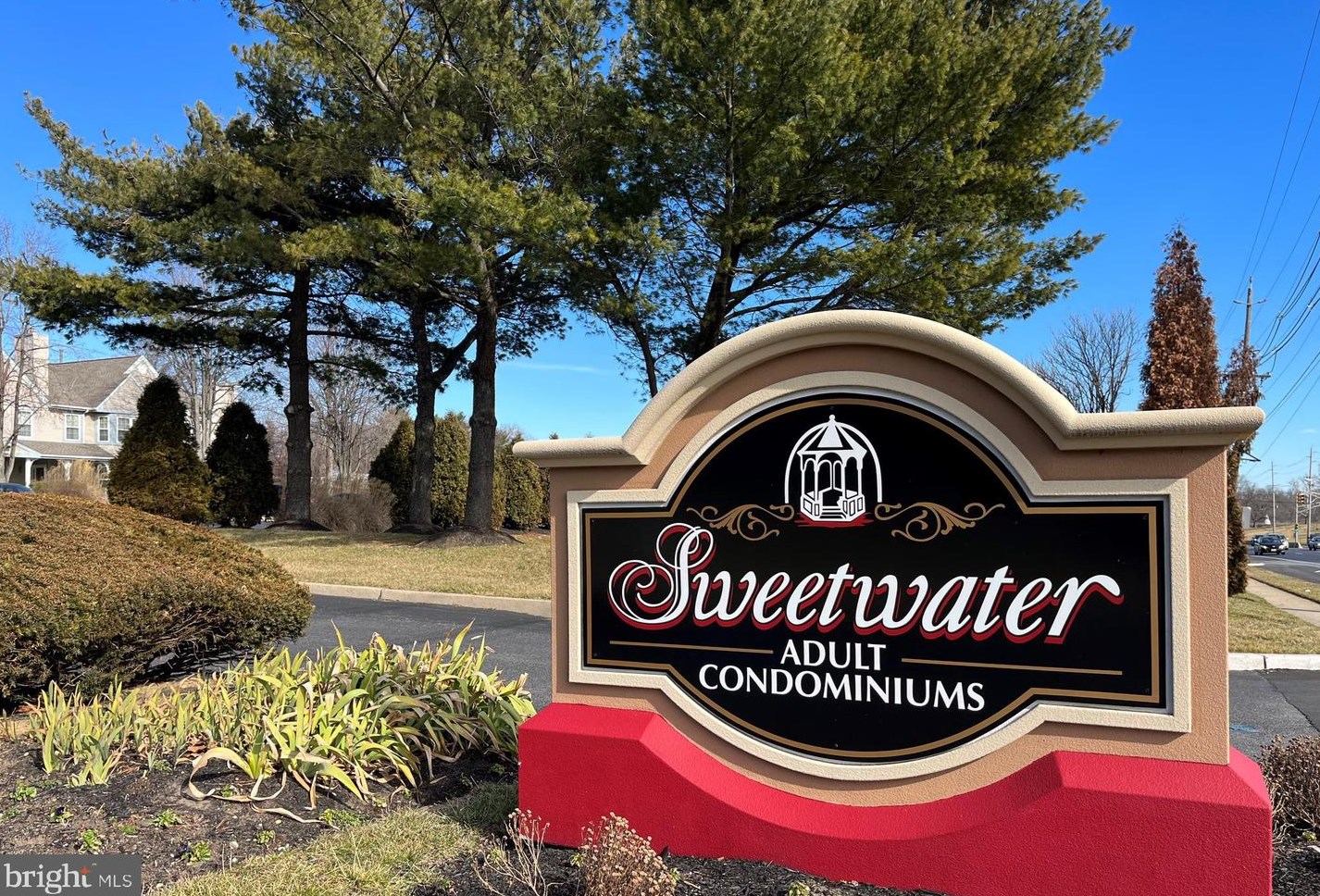 205 Sweetwater Dr, Riverton, NJ 08077
