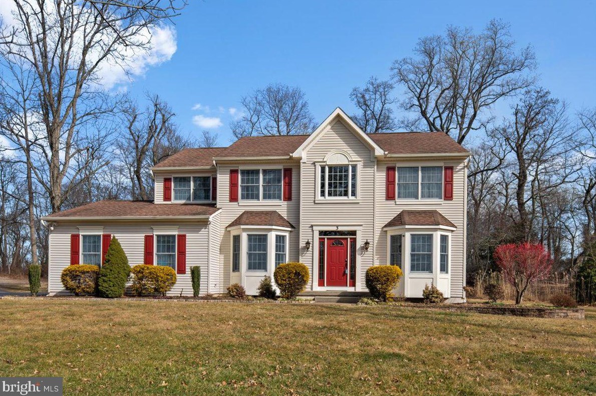 3 Briardale Ct, Columbus, NJ 08022
