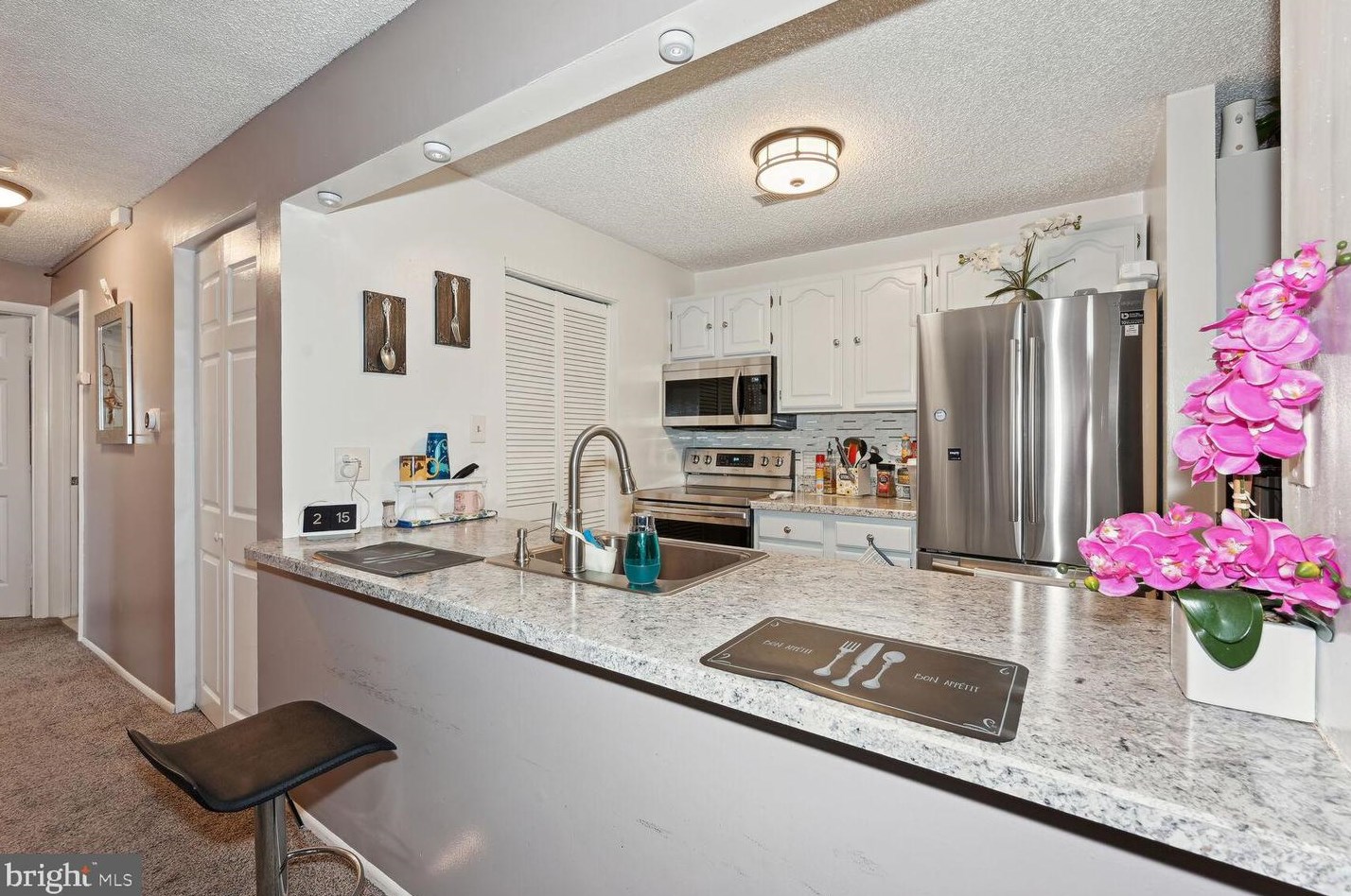 2716 Sussex Ct, Mount Laurel NJ  08054-4243 exterior