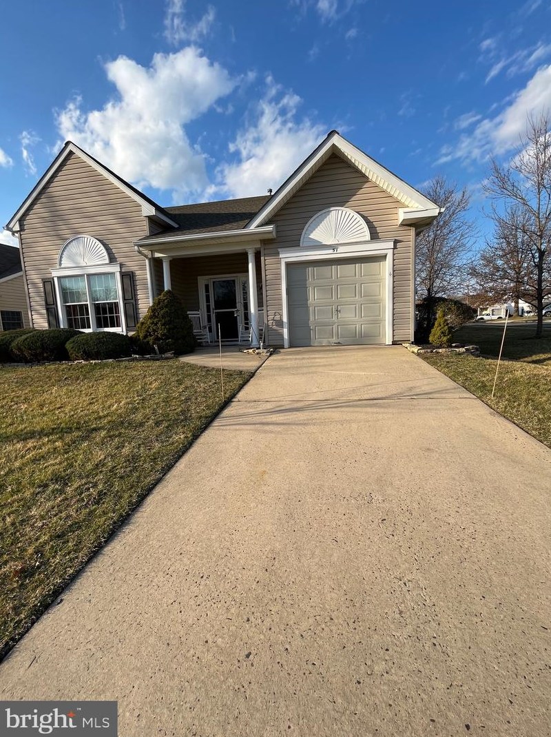 51 Wagon Wheel Ln, Columbus, NJ 08022