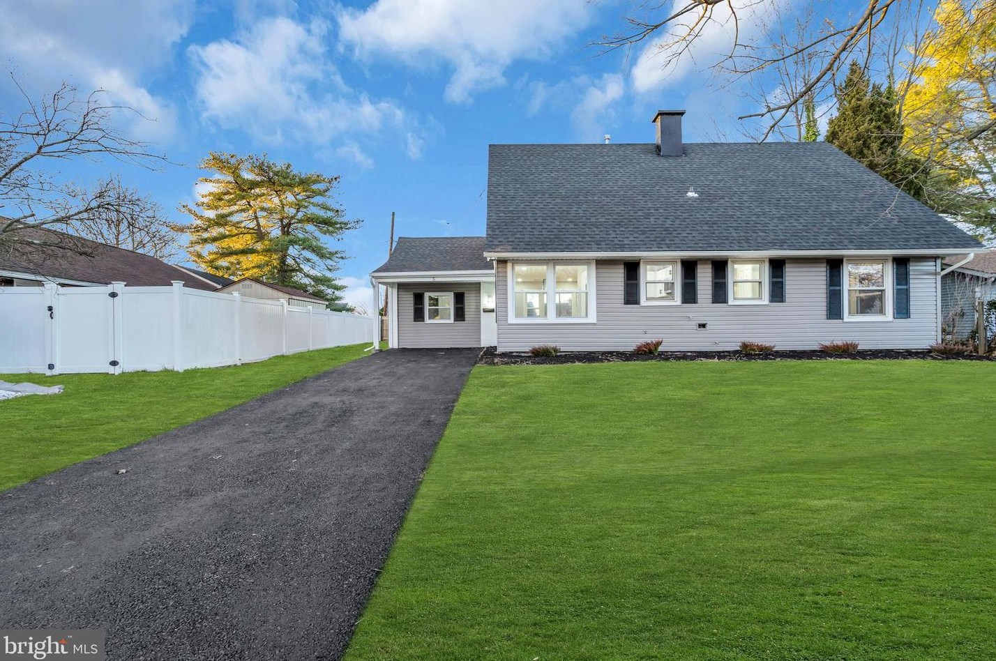 5 Pebble Ln, Willingboro, NJ 08046