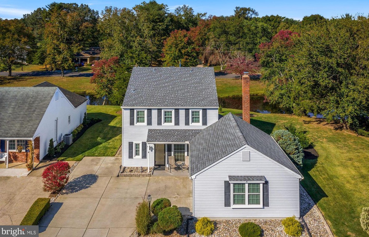 4 Woodmont Ct, Medford, NJ 08055-9311