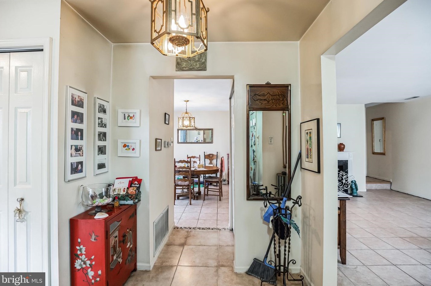 2197 Harbour Dr, Palmyra, NJ 08065