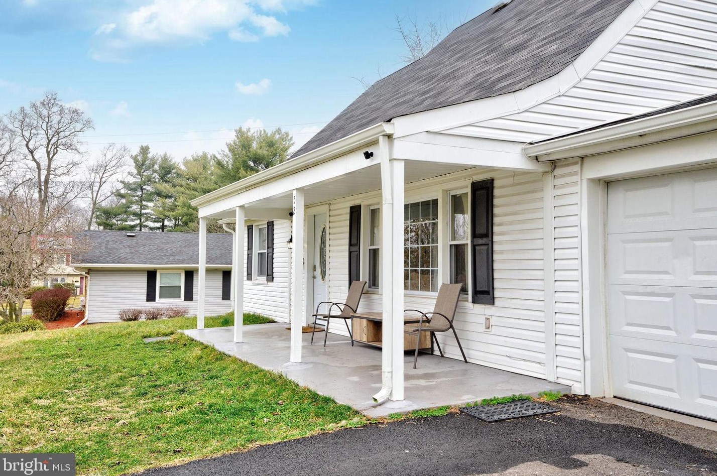 52 Hampton Ln, Willingboro, NJ 08046