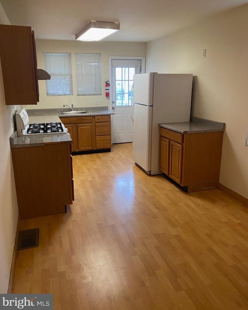 459 Locust Ave, Burlington NJ  08016-4509 exterior