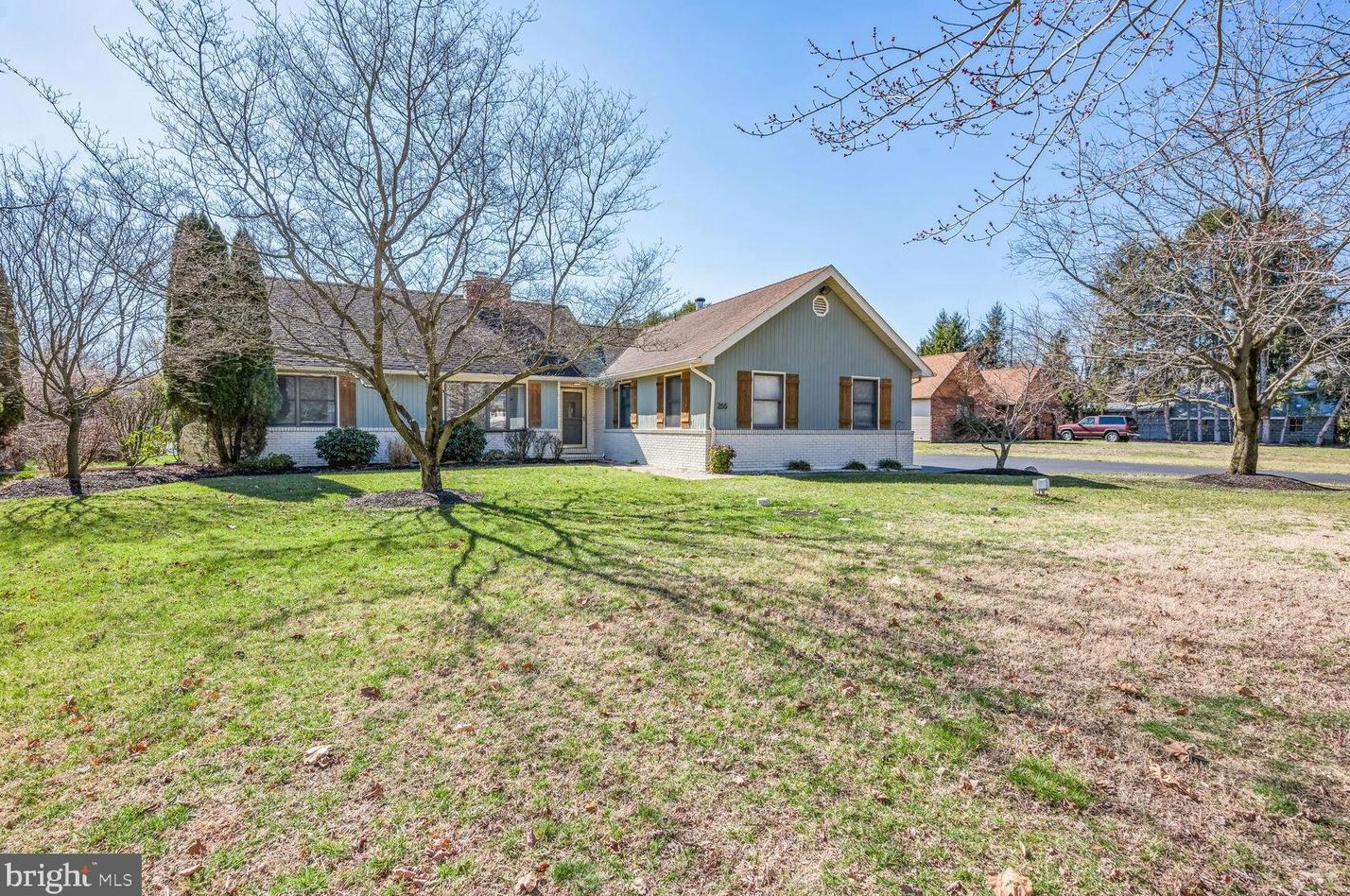 255 Elbo Ln, Mount Laurel, NJ 08054-9636