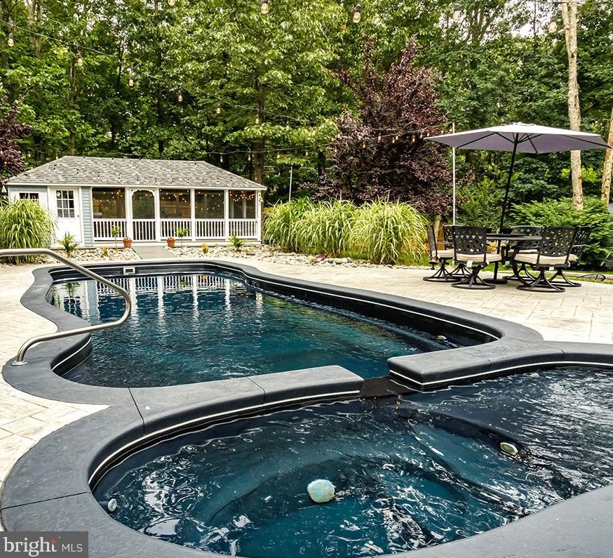 6 Brotherton Rd, Southampton, NJ 08088