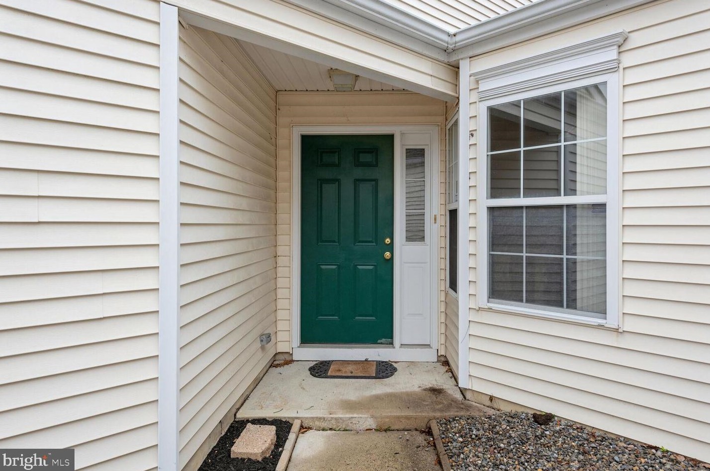 18 Bittersweet Pl, Mount Laurel, NJ 08054
