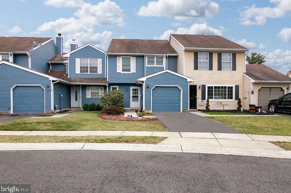 5 Covington Ct, Chesterfield, NJ 08505-3103
