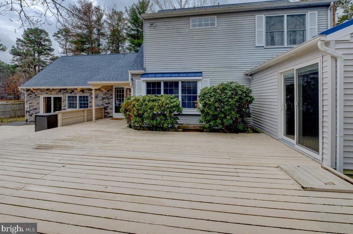 14 King Arthur Dr, Medford NJ  08055-8521 exterior