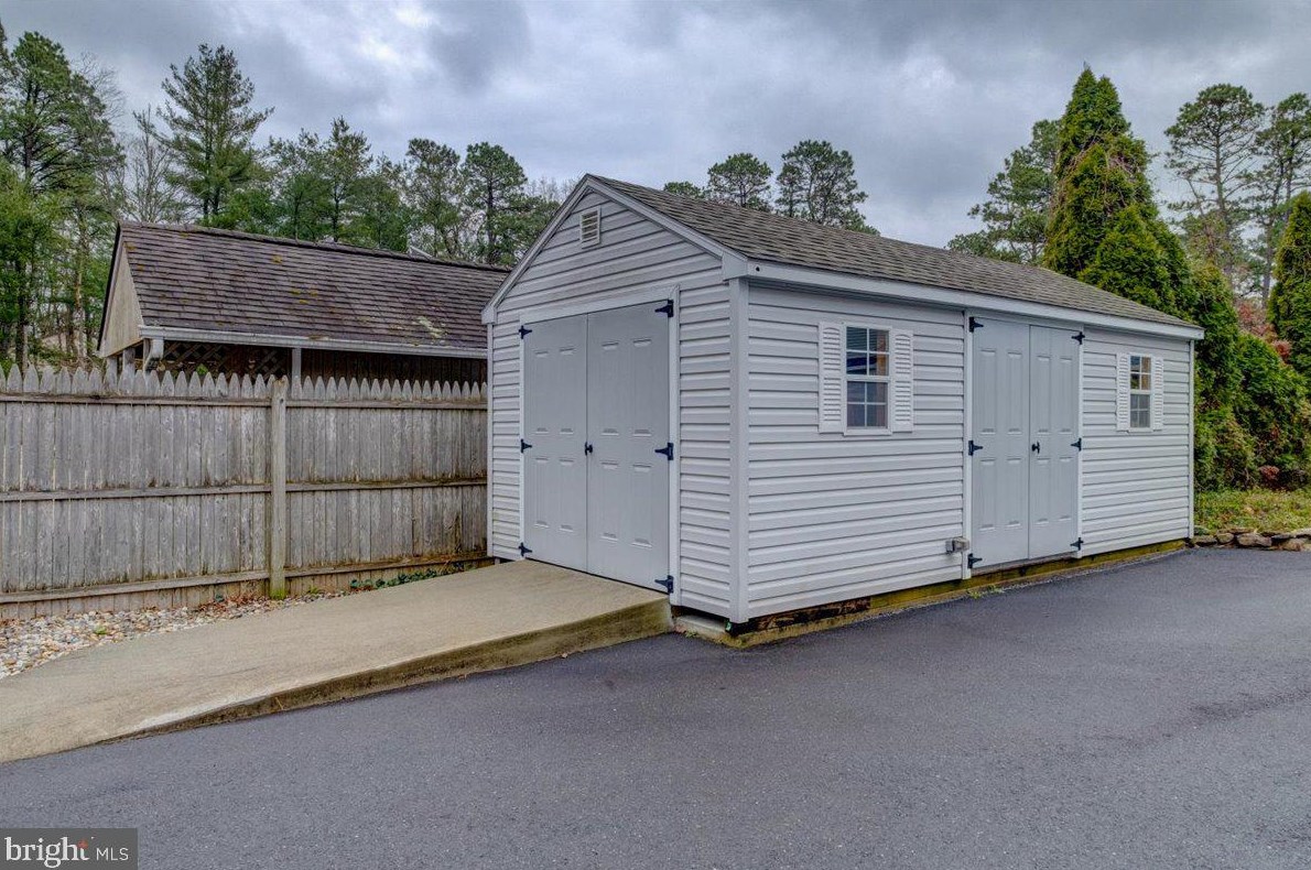 14 King Arthur Dr, Medford NJ  08055-8521 exterior