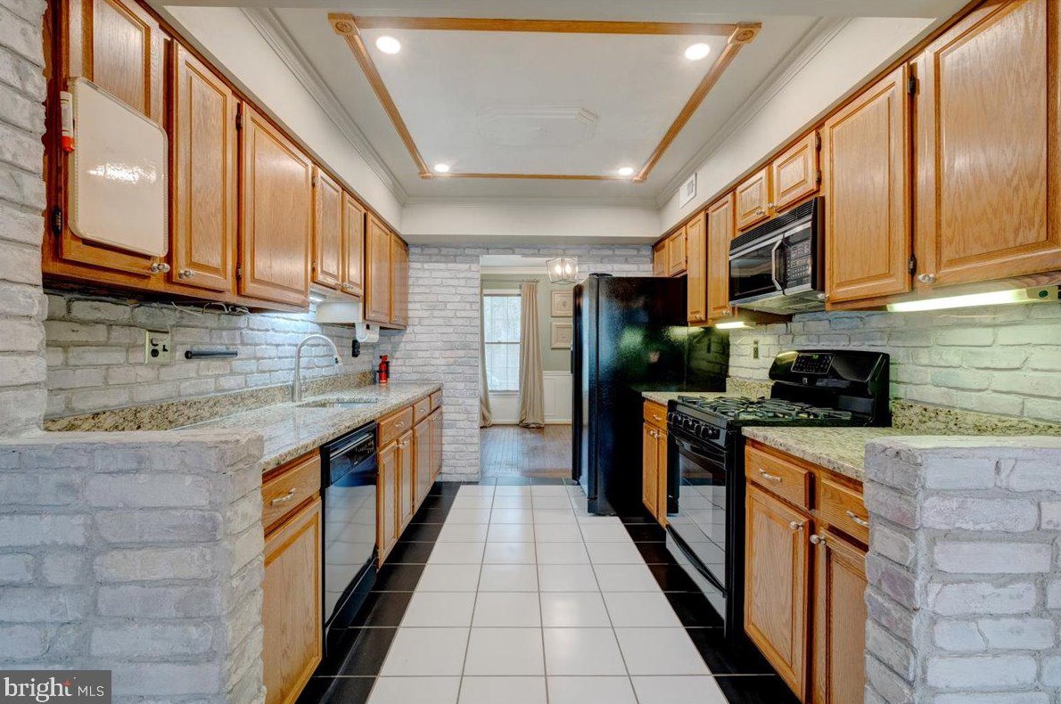 14 King Arthur Dr, Medford NJ  08055-8521 exterior