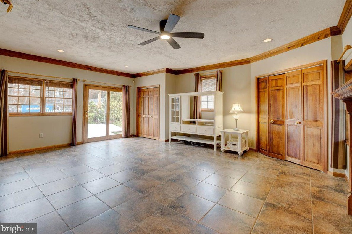 14 King Arthur Dr, Medford NJ  08055-8521 exterior